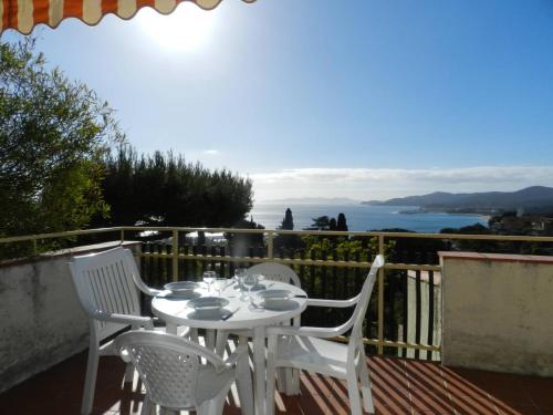 Appartement 2 pièces avec parking - Le Lavandou - FR-1-251-787