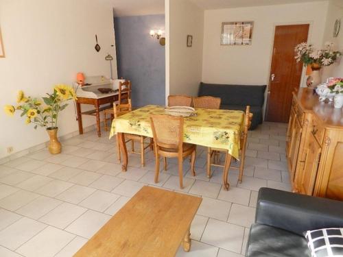 Appartement T2 avec Terrasse Sud, Garage, Centre-ville du Lavandou, Proche Plage - FR-1-251-789
