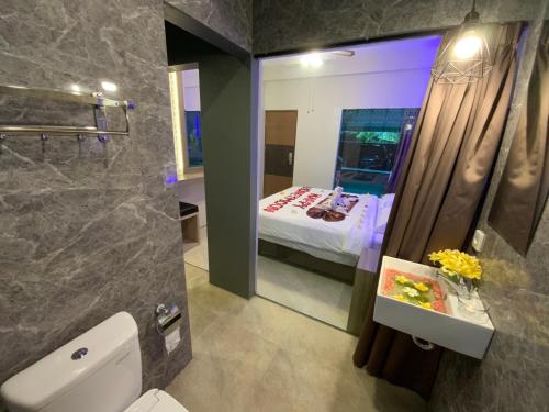 Phòng tắm tại Bali queen elephant boutique villa