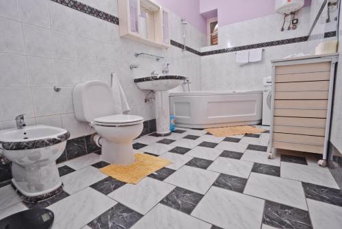 Ένα μπάνιο στο Epicenter Apartments Split