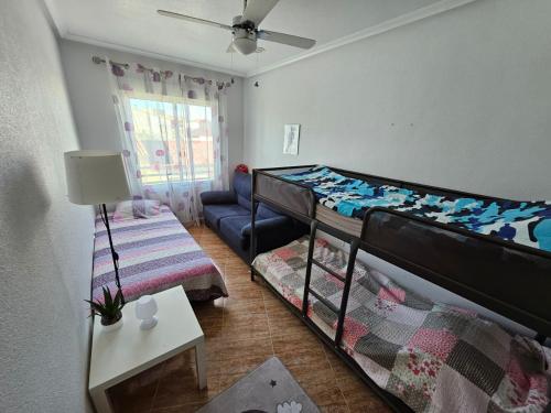 Двуетажно легло или двуетажни легла в стая в 4 rooms Appartment