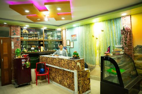 Lounge nebo bar v ubytování Universal Hotel & Lodge - Gorkha