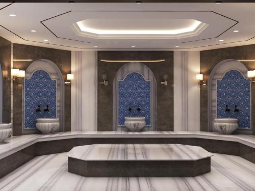 un baño en el vestíbulo del hotel en Rest&More by Dedeman Mardin Kızıltepe en Koçhisar
