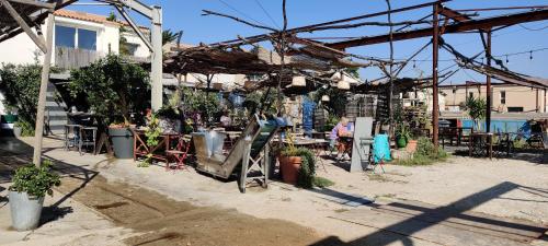 Φωτογραφία από το άλμπουμ του Rue Galilee σε Marseillan