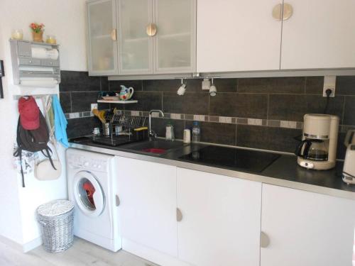 Photo de la galerie de l'établissement APPT 2 PIECES 21M2 + LOGGIA 7M2 REF 4035, à Le Castellas