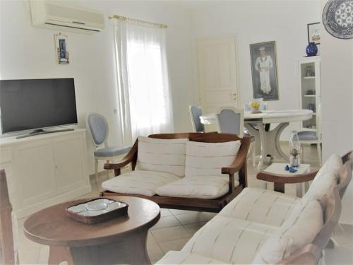 Beachfront-Santa Marina Vacation Home photo 2