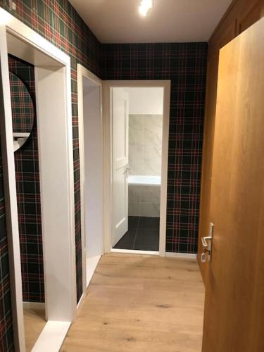 Ένα μπάνιο στο Apartment in the best location of Rougemont,Gstaad