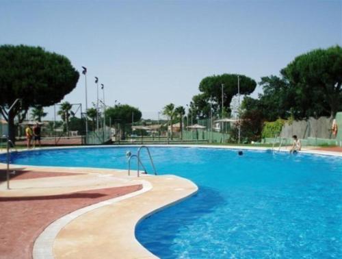 Bazén v ubytování Apartamento pinar del atlántico nebo v jeho okolí