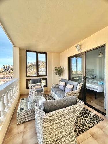 Los Cristianos apartment with sea views C109