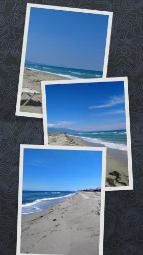 four pictures of the beach with a blue sky at Haus Andreas in Néa Meságkala