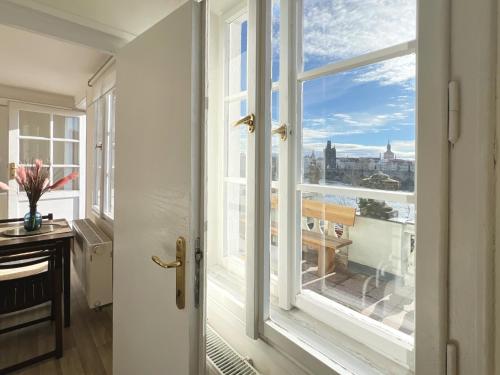 Ein allgemeiner Bergblick oder ein Berglick von der Ferienwohnung aus