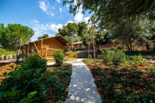 Giardino di Arena One 99 Glamping