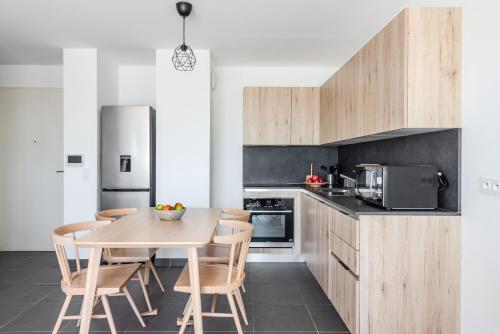Appartement Vue Mer 50m plage des Salins Piscine 2 parkings Terrasse