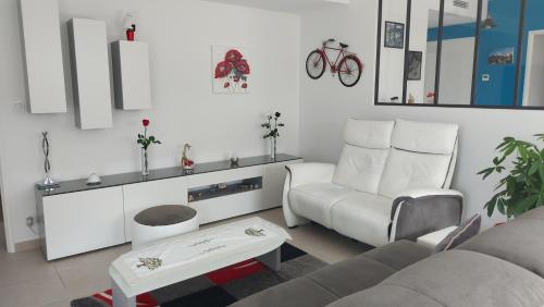 Fotografie z fotogalerie ubytování Maison neuve à St Armel Morbihan et son jacuzzi 6 places v destinaci Saint-Armel