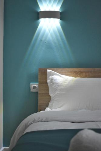 Llit o llits en una habitació de Отель ЭРА