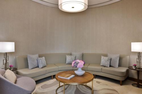 Гостиная зона в Marriott Riyadh Diplomatic Quarter