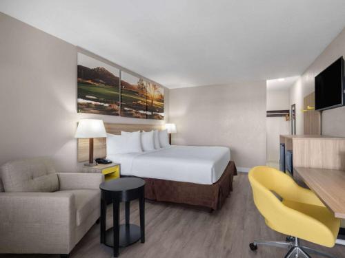 Days Inn by Wyndham Las Vegas Airport Near the Strip Image