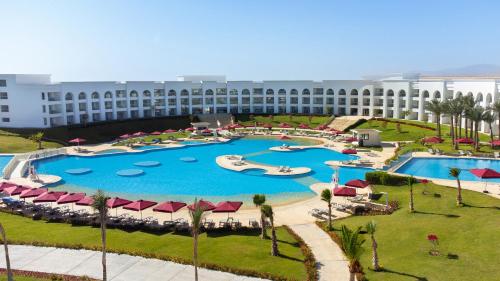 Bazén v ubytování Rixos Radamis Sharm El Sheikh nebo v jeho okolí
