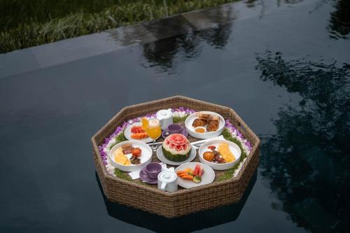 Jídlo v vily nebo okolí