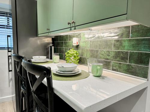 Η κουζίνα ή μικρή κουζίνα στο KILEX House - Contractors Long stay 3 bed Bike store