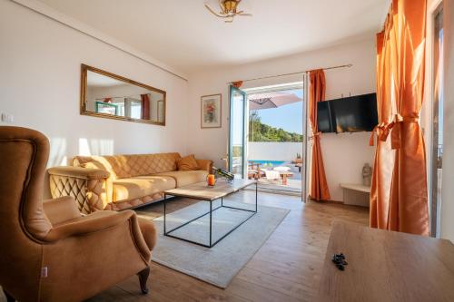 Villa Gabriel with pool, sauna, jacuzzi
