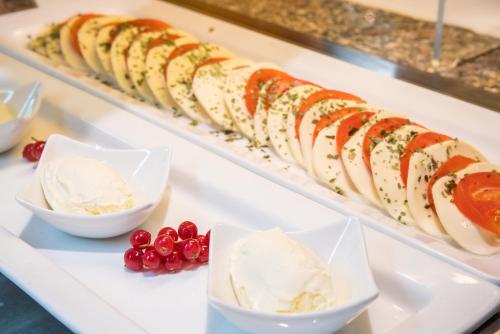 Jídlo v hotelu nebo okolí