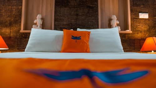 Postel nebo postele na pokoji v ubytování Dragonfly Cottage - 2Br Villa Jatiluwih