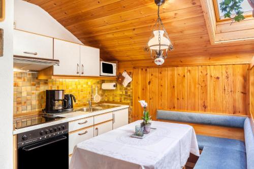 Kuchyň nebo kuchyňský kout v ubytování Ferienwohnung Lisa Suitner