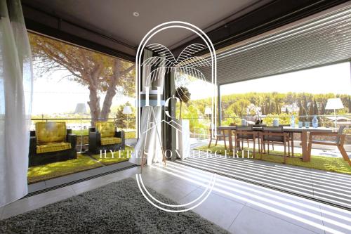 Photo de la galerie de l'établissement Villa prestigieuse « Bellezza » By HC, à Carqueiranne