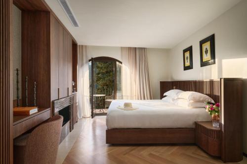 Katil atau katil-katil dalam bilik di Chateau Eza