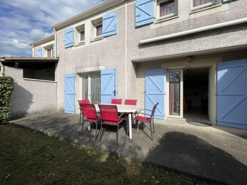 Appartement climatisé de 3 pièces avec piscine, terrasse et parking - Vallon-Pont-d'Arc - FR-1-382-54