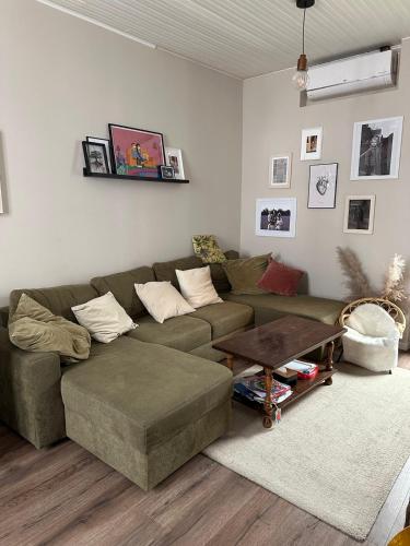 Photo de la galerie de l'établissement Maison climatisée intra-muros avec terrasse au calme, à Avignon