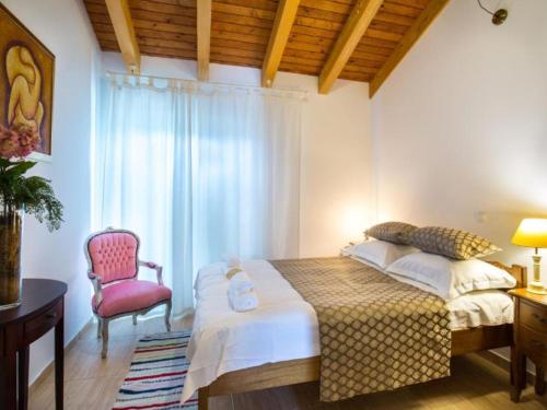 Ένα ή περισσότερα κρεβάτια σε δωμάτιο στο Stone Villa Bosnic
