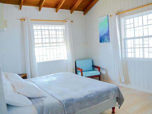 Cama o camas de una habitación en Endless Summer Beach House 3BR with Car