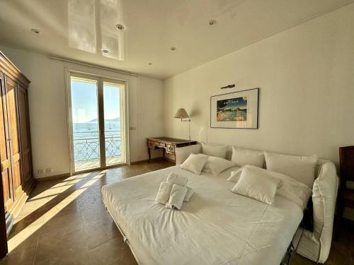 Cannes Croisette - Appartement 5 pièces face mer