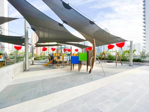 Billede fra billedgalleriet på MAG318, Modern Studio Apartment with Great Amenities and Canal View, 5min Walk to Dubai Mall i Dubai