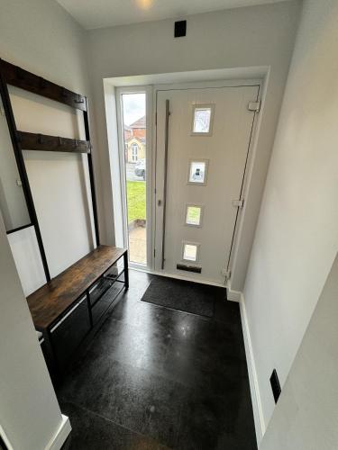 Φωτογραφία από το άλμπουμ του 3-Bed House Sleeps 5 Free Parking σε Γουόλσολ