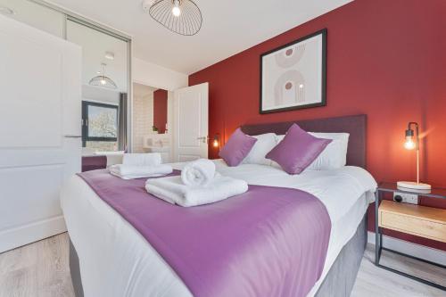 Vuode tai vuoteita majoituspaikassa Smart 2 Bed Apartment Nightingale Quarter Derby