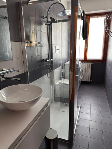 Ένα μπάνιο στο Ampio Appartamento con vista “Casa Magro”