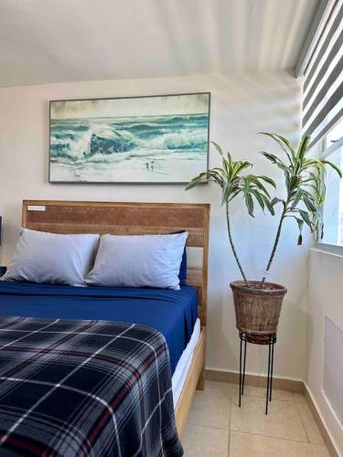 Postel nebo postele na pokoji v ubytování Pothos Beach PH 3BR Apt w Rooftop w Pool Access