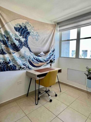 Fotografie z fotogalerie ubytování Pothos Beach PH 3BR Apt w Rooftop w Pool Access v destinaci Isabela