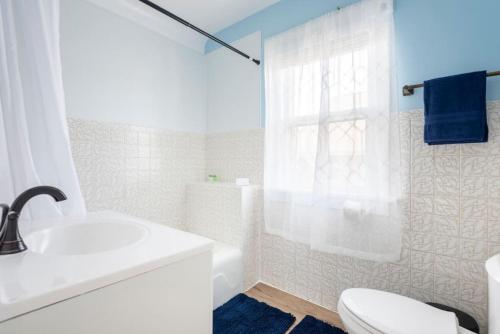 Ένα μπάνιο στο Family Fun at Fontenelle 4Br 2Bth Omaha