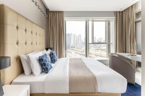 Frank Porter – The Vogue