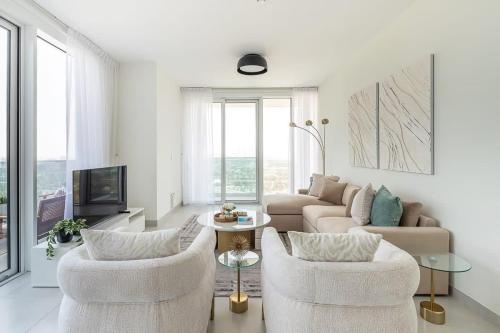 Frank Porter – 1 Residences 2 East Tower