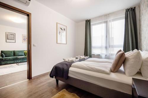 Stylish Suite with Balcony in Central Budapest