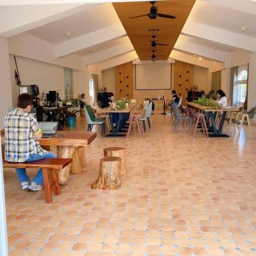 Restaurace v ubytování 瓦樣山巷台南玉井南科套房月租9900露營戶外婚禮