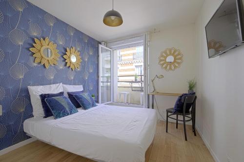 Balcony studio near Buttes Chaumont