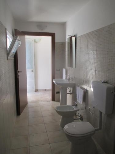 Ένα μπάνιο στο VILLA LUCIA