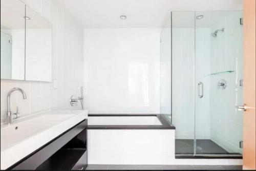 Phòng tắm tại Luxurious Studio Apartment