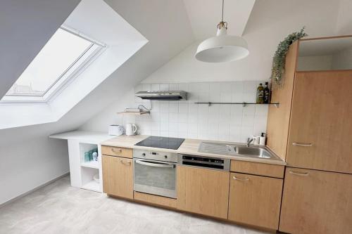 Cozy & New with Balcony View